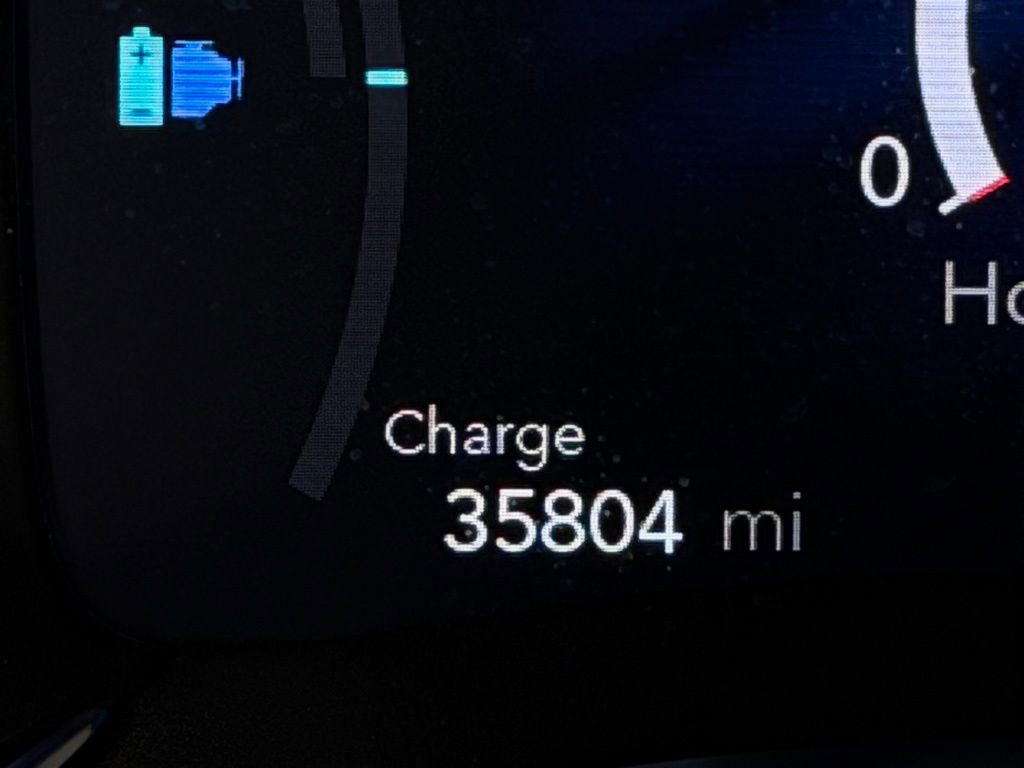 Used 2024 Chrysler Pacifica Select image 16