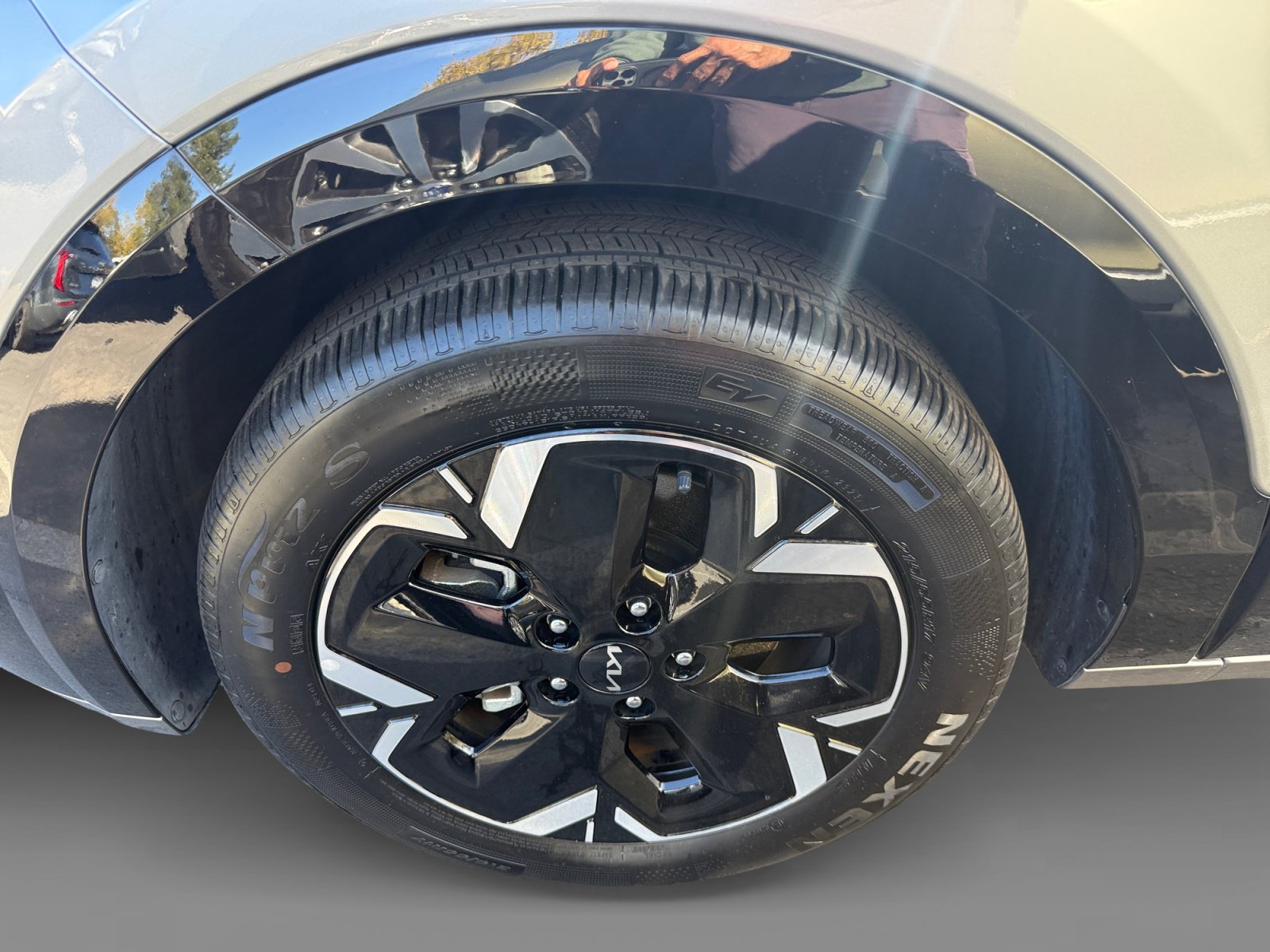 Certified 2024 Kia Niro Wave FWD image 9