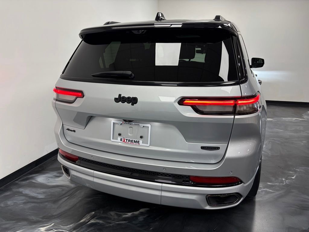 Used 2024 Jeep Grand Cherokee L Summit AWD/4WD image 8