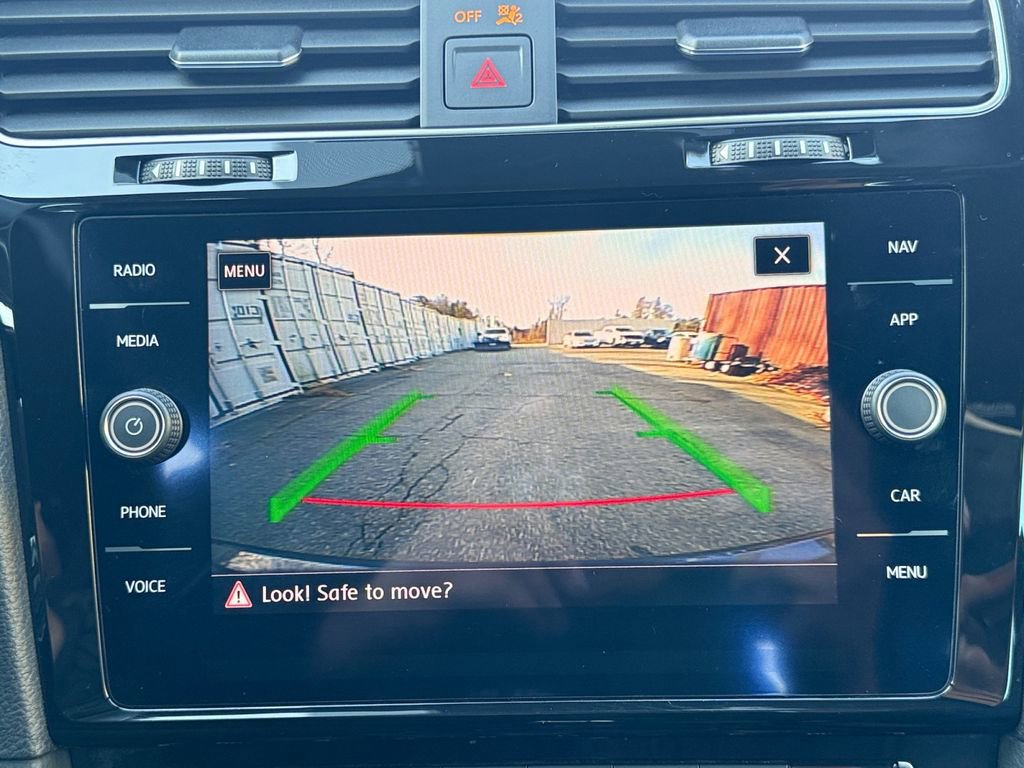 Used 2019 Volkswagen Golf R 4-Door image 15