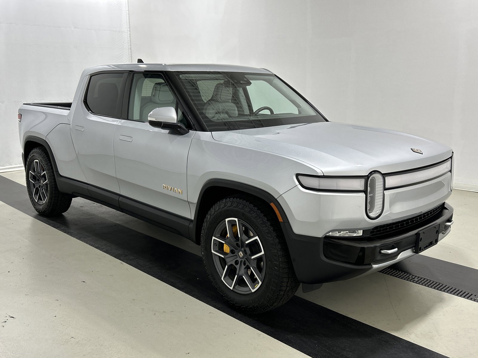 Used 2023 Rivian R1T Adventure AWD/4WD image 7