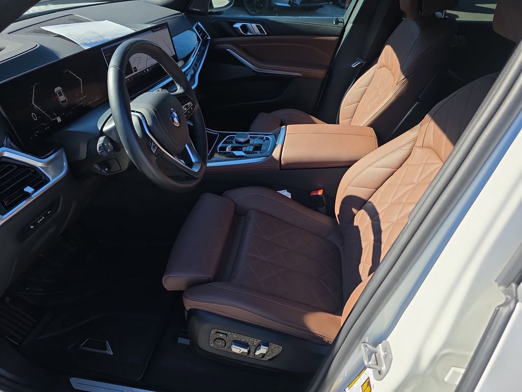 Used 2025 BMW X5 xDrive50e w/ Premium Package image 8