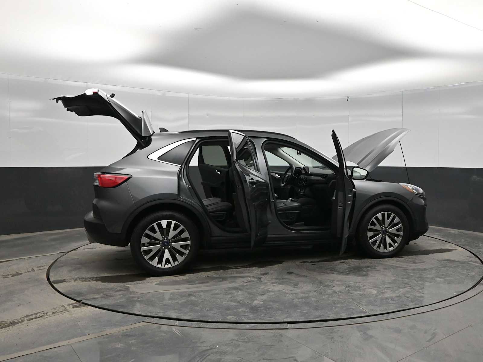 Used 2021 Ford Escape Titanium image 41