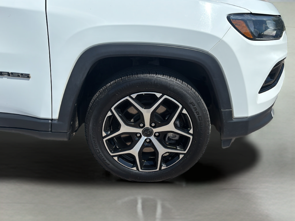 Used 2025 Jeep Compass Limited AWD/4WD image 9