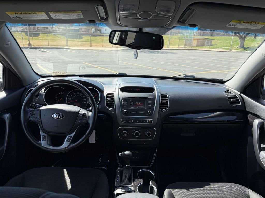 Used 2015 Kia Sorento LX image 11