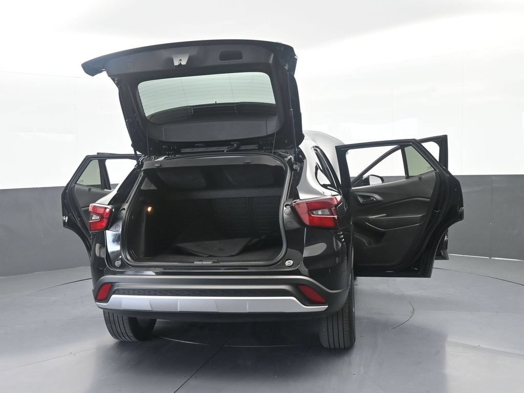 Used 2026 Chevrolet Trax LT FWD image 70