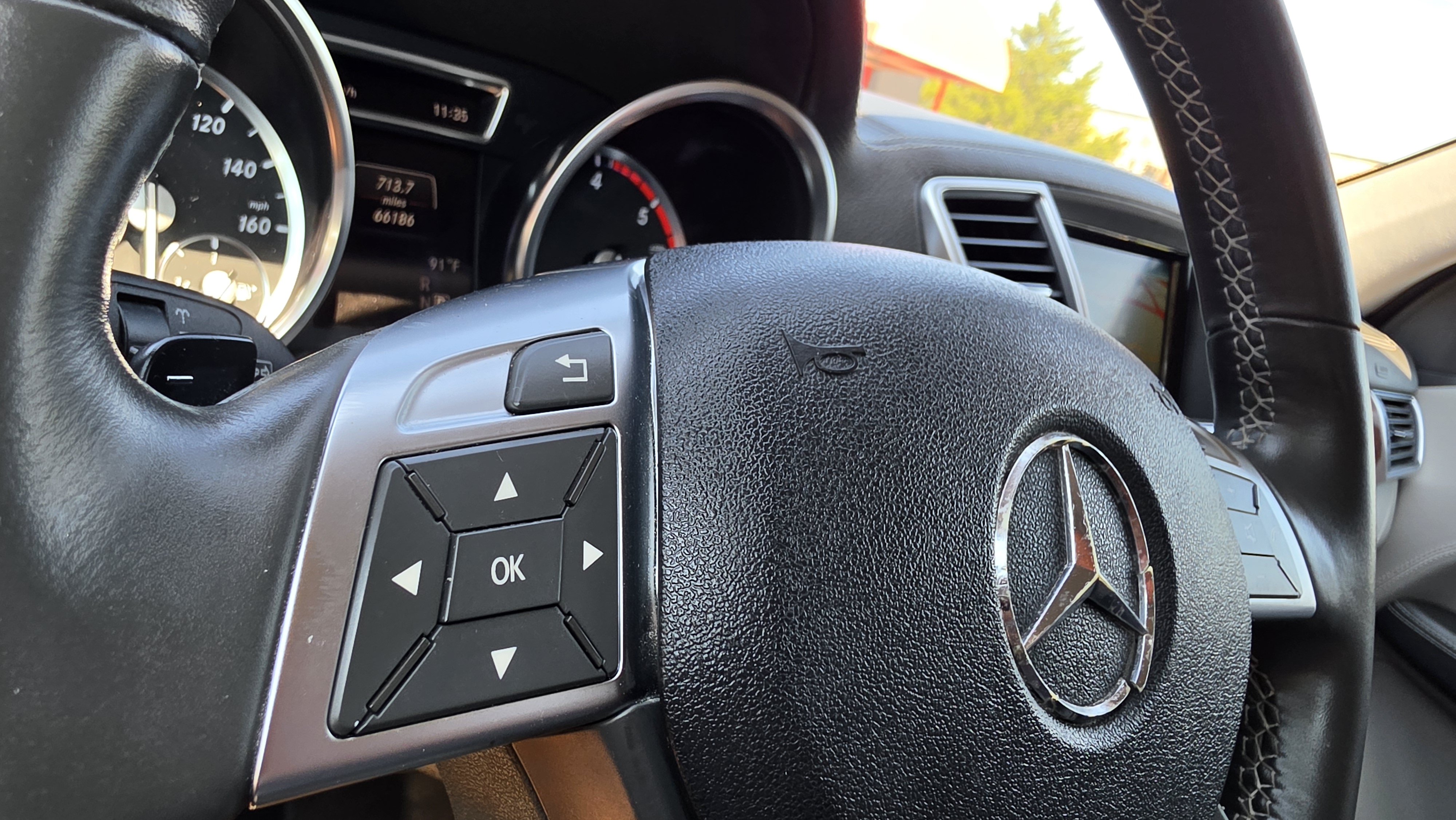 Used 2015 Mercedes-Benz GL 320 BlueTEC 4MATIC w/ Premium I Package image 49