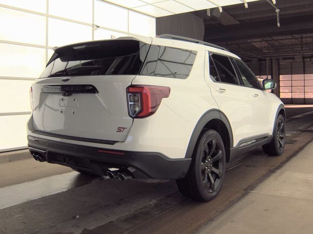 Used 2024 Ford Explorer ST w/ Equipment Group 401A image 3