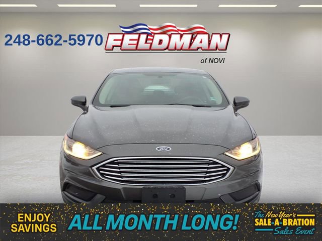 Used 2017 Ford Fusion SE w/ Fusion SE Technology Package image 9