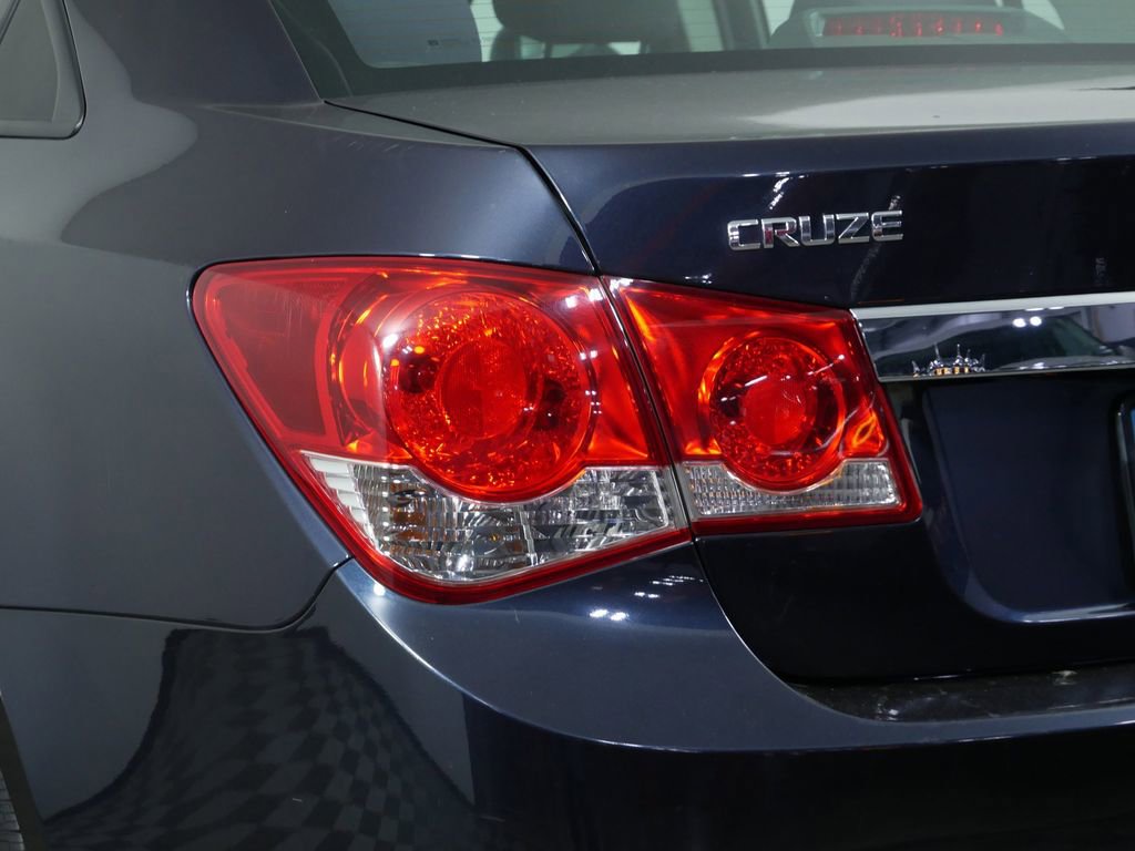 Used 2014 Chevrolet Cruze LS FWD image 12