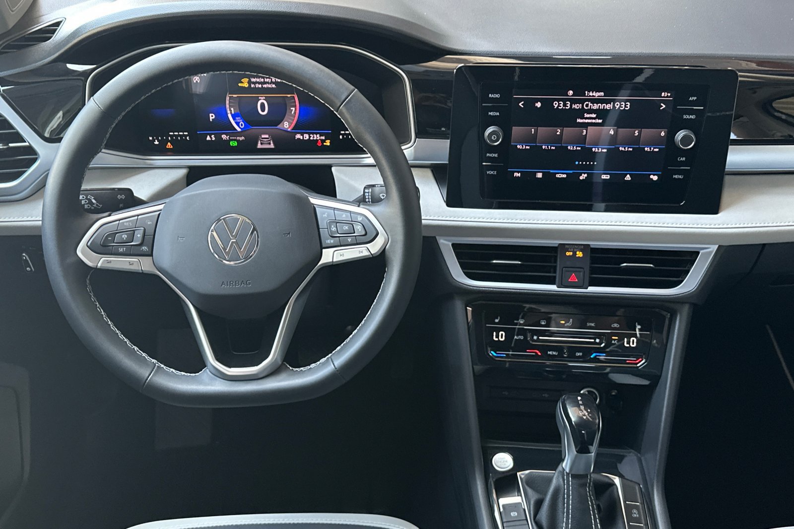 New 2026 Volkswagen Taos SE FWD image 12