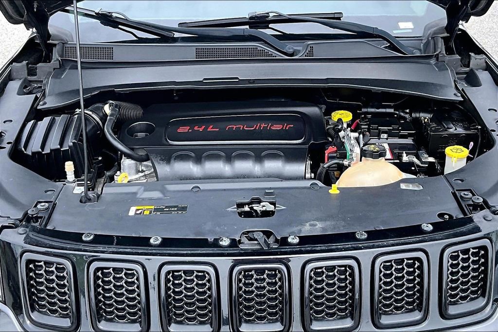 Used 2017 Jeep Compass Sport w/ Tech Group AWD/4WD image 12