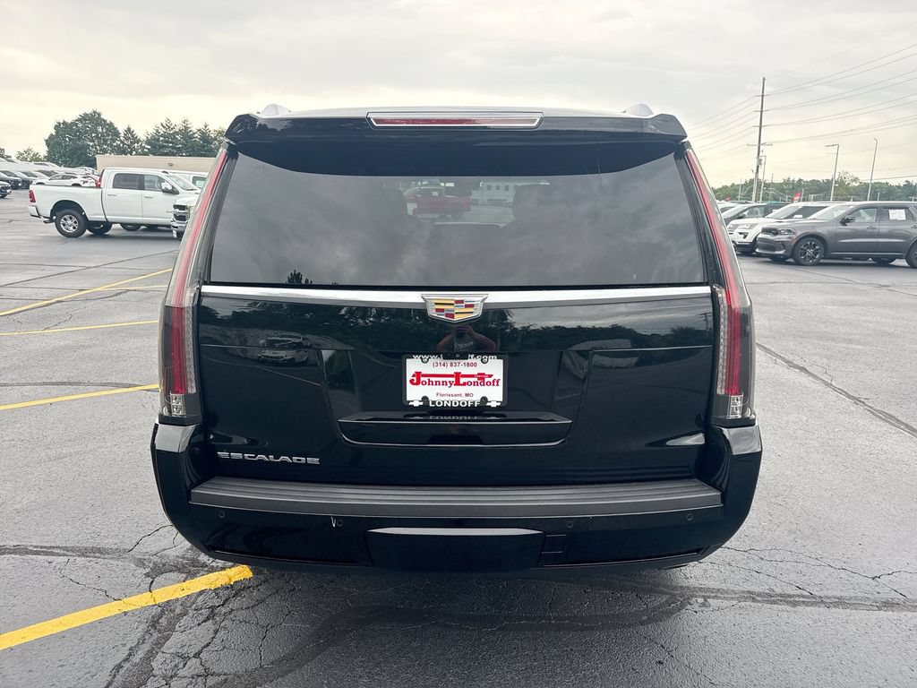 Certified 2017 Cadillac Escalade Premium Luxury w/ LPO, Radiant Package AWD/4WD image 21