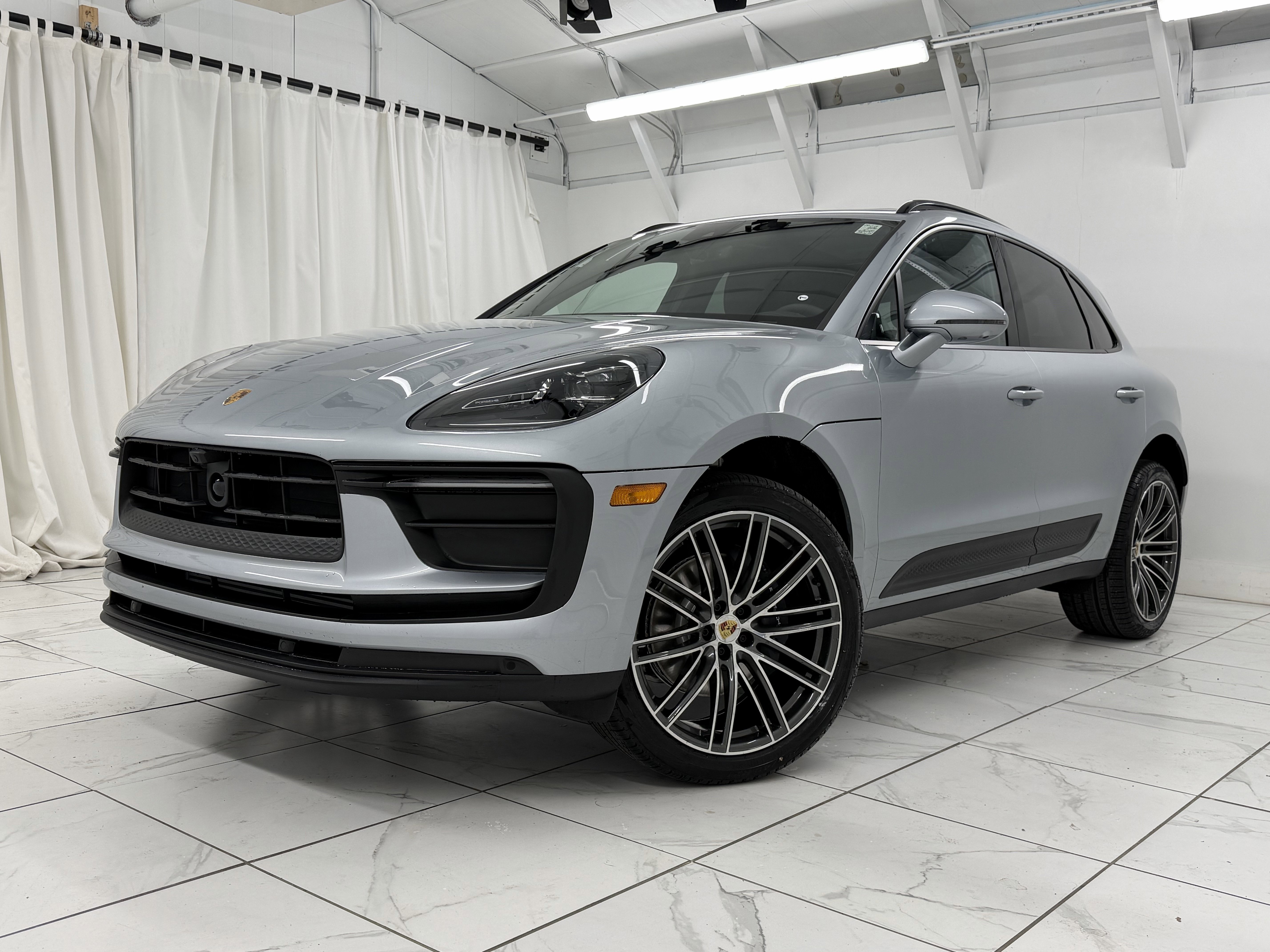 New 2026 Porsche Macan image 7