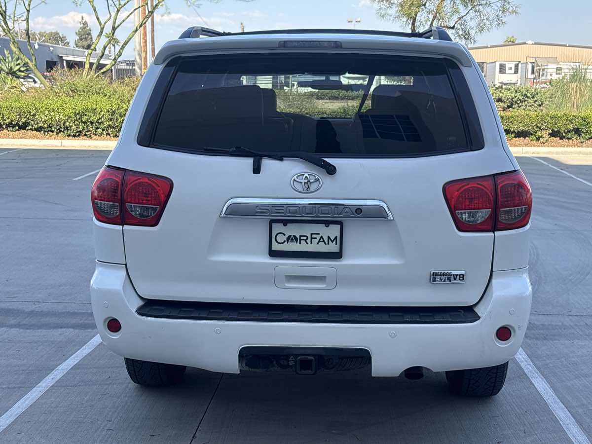 Used 2015 Toyota Sequoia Platinum RWD image 4