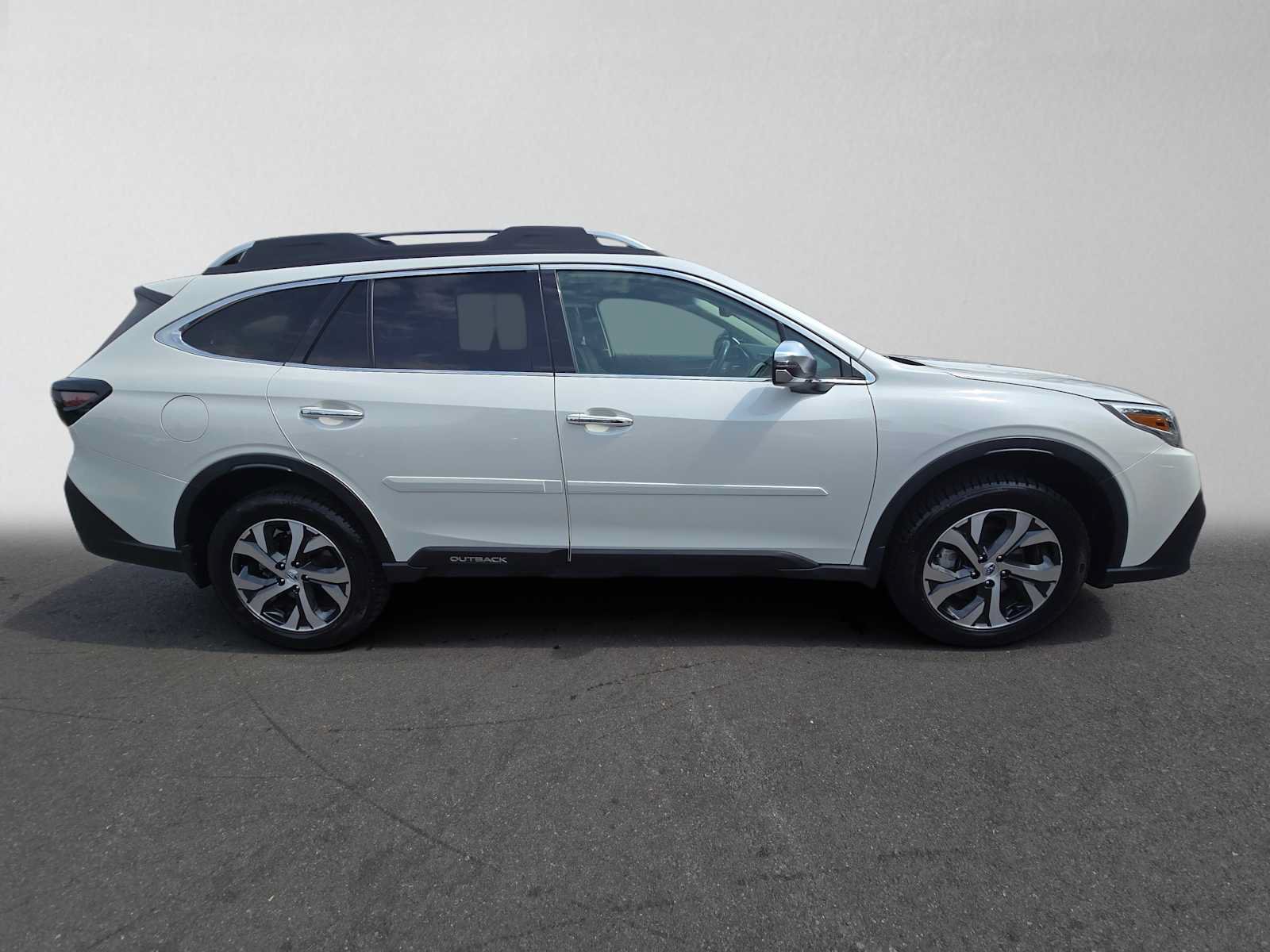 Used 2022 Subaru Outback Touring XT w/ Popular Package #2 AWD/4WD image 2