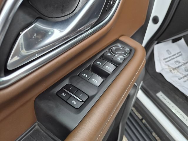 Used 2021 Chevrolet Suburban High Country w/ Premium Package AWD/4WD image 16