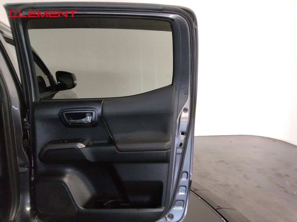Used 2018 Toyota Tacoma TRD Off-Road image 28