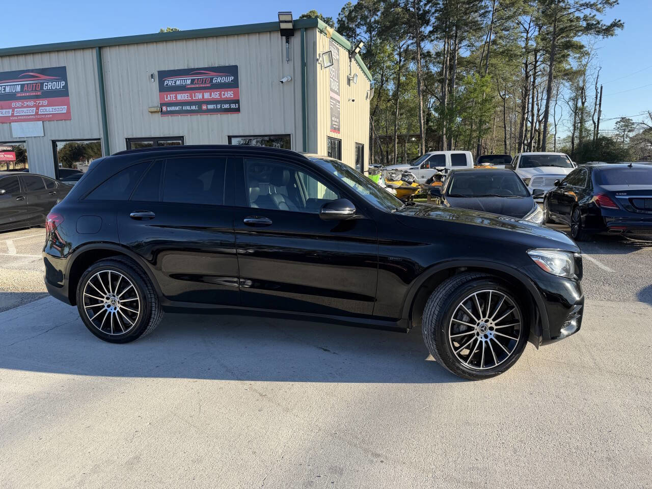 Used 2019 Mercedes-Benz GLC 350e 4MATIC w/ AMG Line image 5