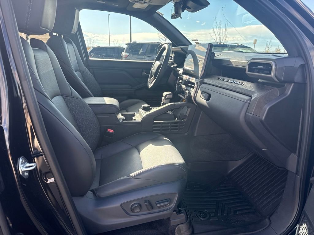 Used 2024 Toyota Tacoma Limited w/ Limited Package (LT) image 32