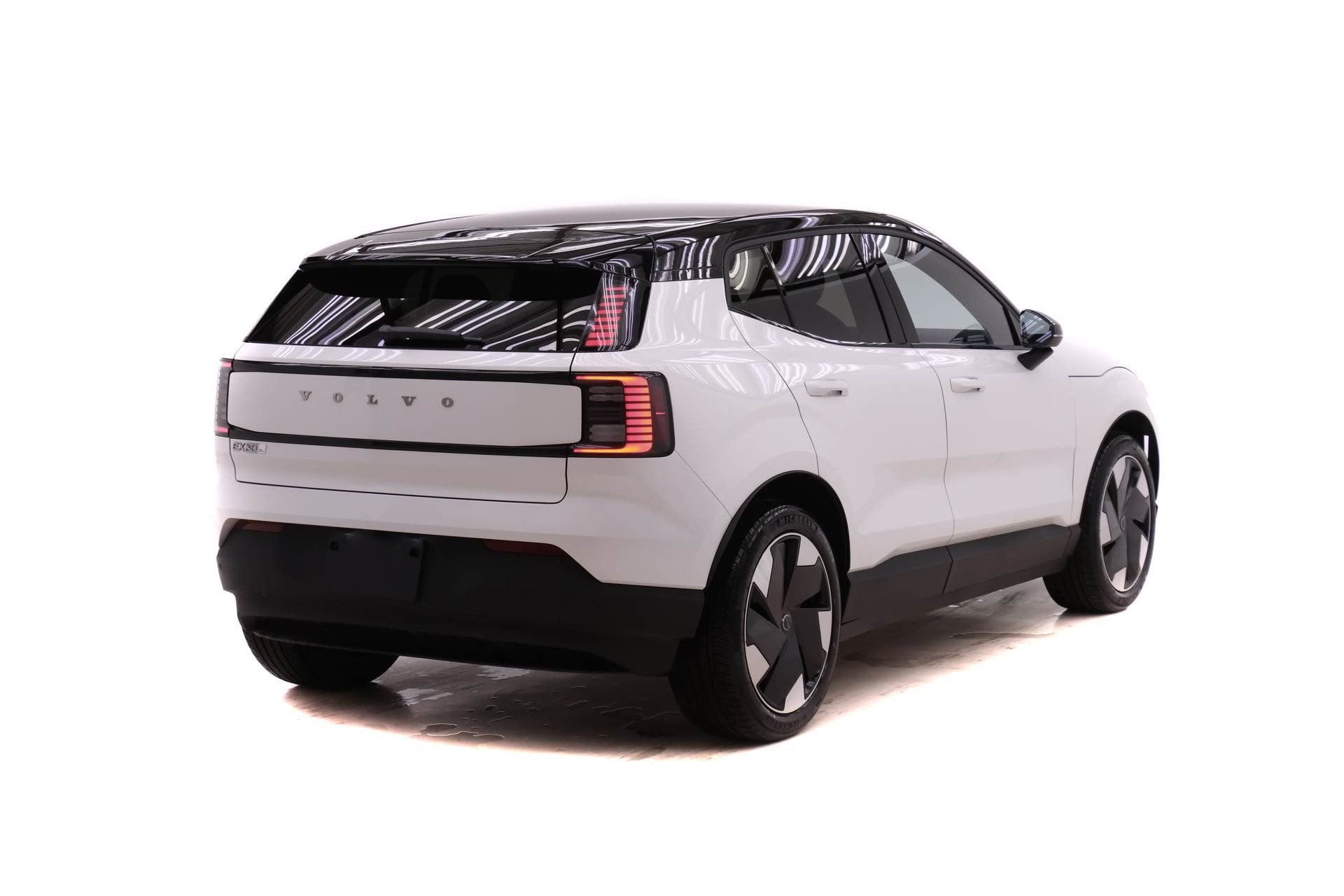 Certified 2025 Volvo EX30 Plus image 4