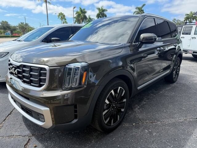 Used 2023 Kia Telluride SX Prestige AWD/4WD image 3