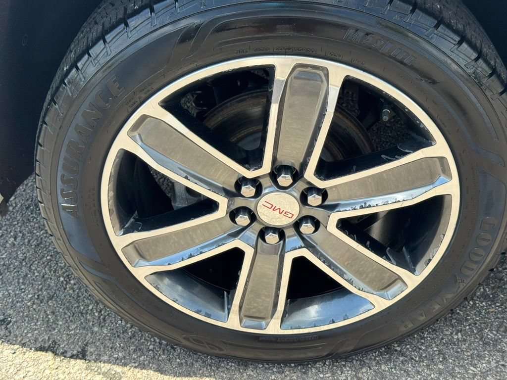 Used 2017 GMC Acadia Denali w/ Technology Package AWD/4WD image 17
