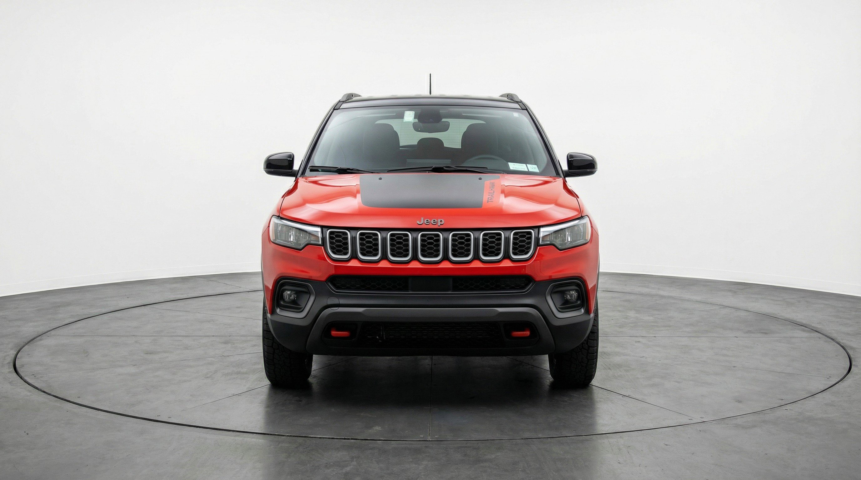 Used 2025 Jeep Compass Trailhawk AWD/4WD image 2