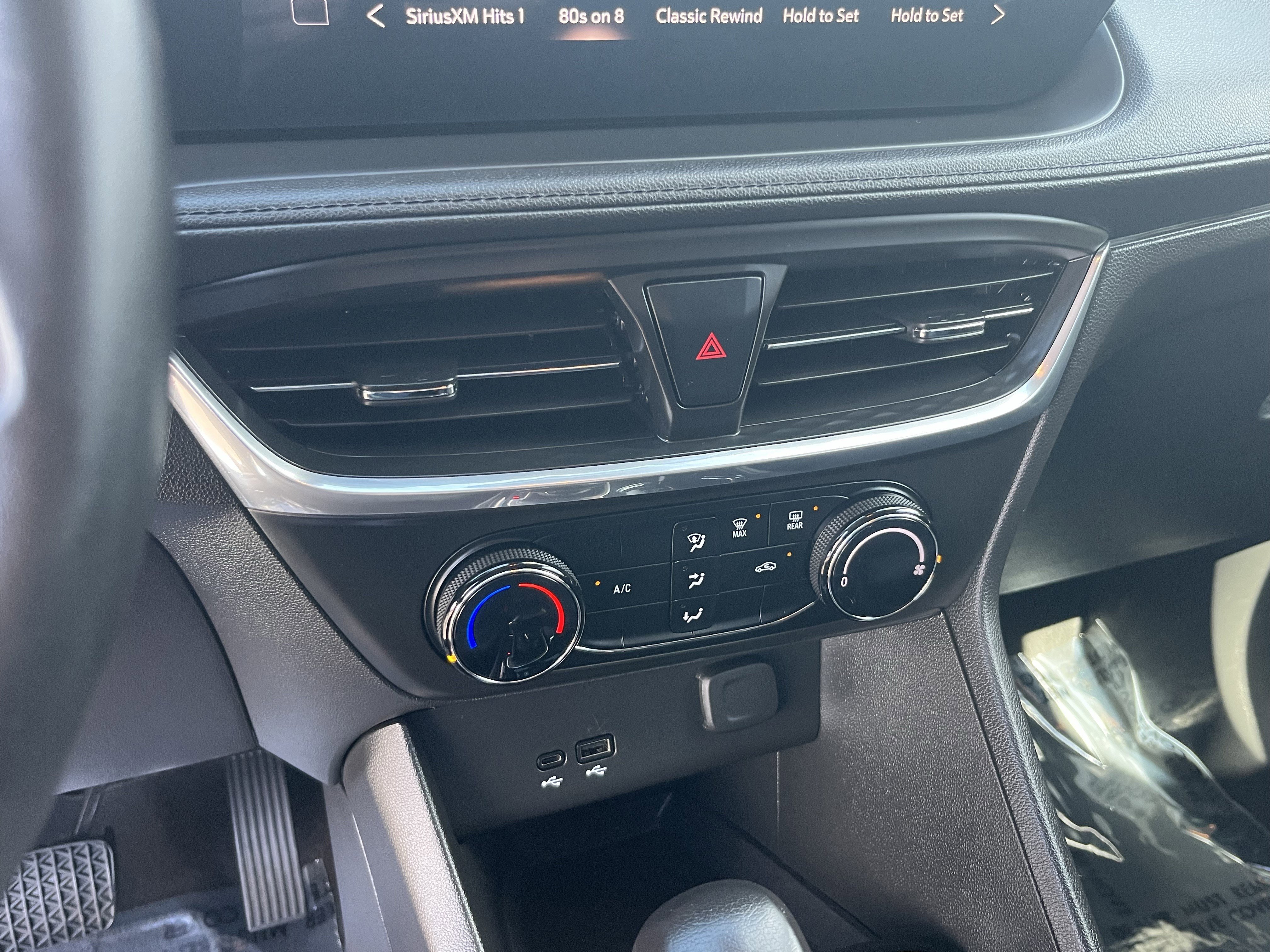 Used 2024 Buick Encore GX Preferred image 22