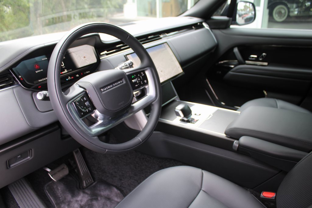 New 2025 Land Rover Range Rover SV image 25