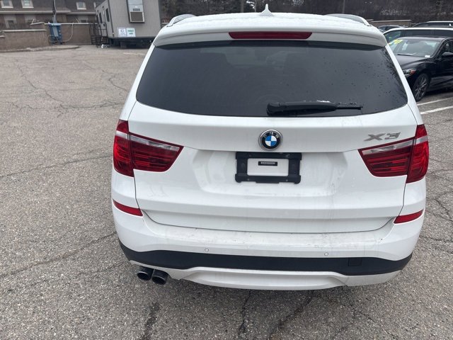 Used 2017 BMW X3 sDrive28i image 4