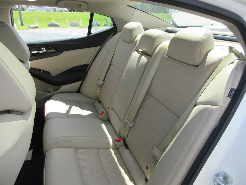 Used 2023 Nissan Maxima Platinum w/ Sport Mat Group FWD image 21
