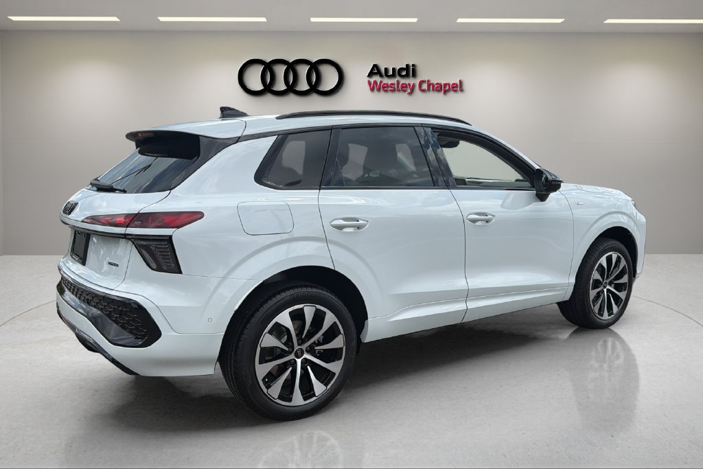 New 2026 Audi Q3 quattro 2.0T AWD/4WD image 5