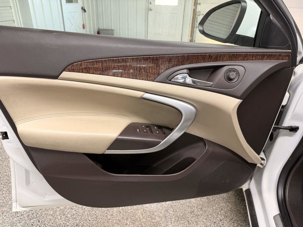 Used 2013 Buick Regal Premium image 22
