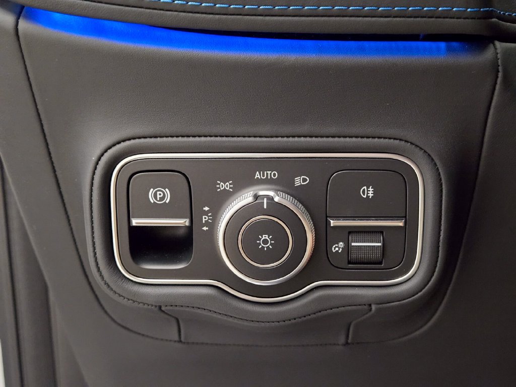 Used 2025 Mercedes-Benz G 580 w/ EQ Technology image 39
