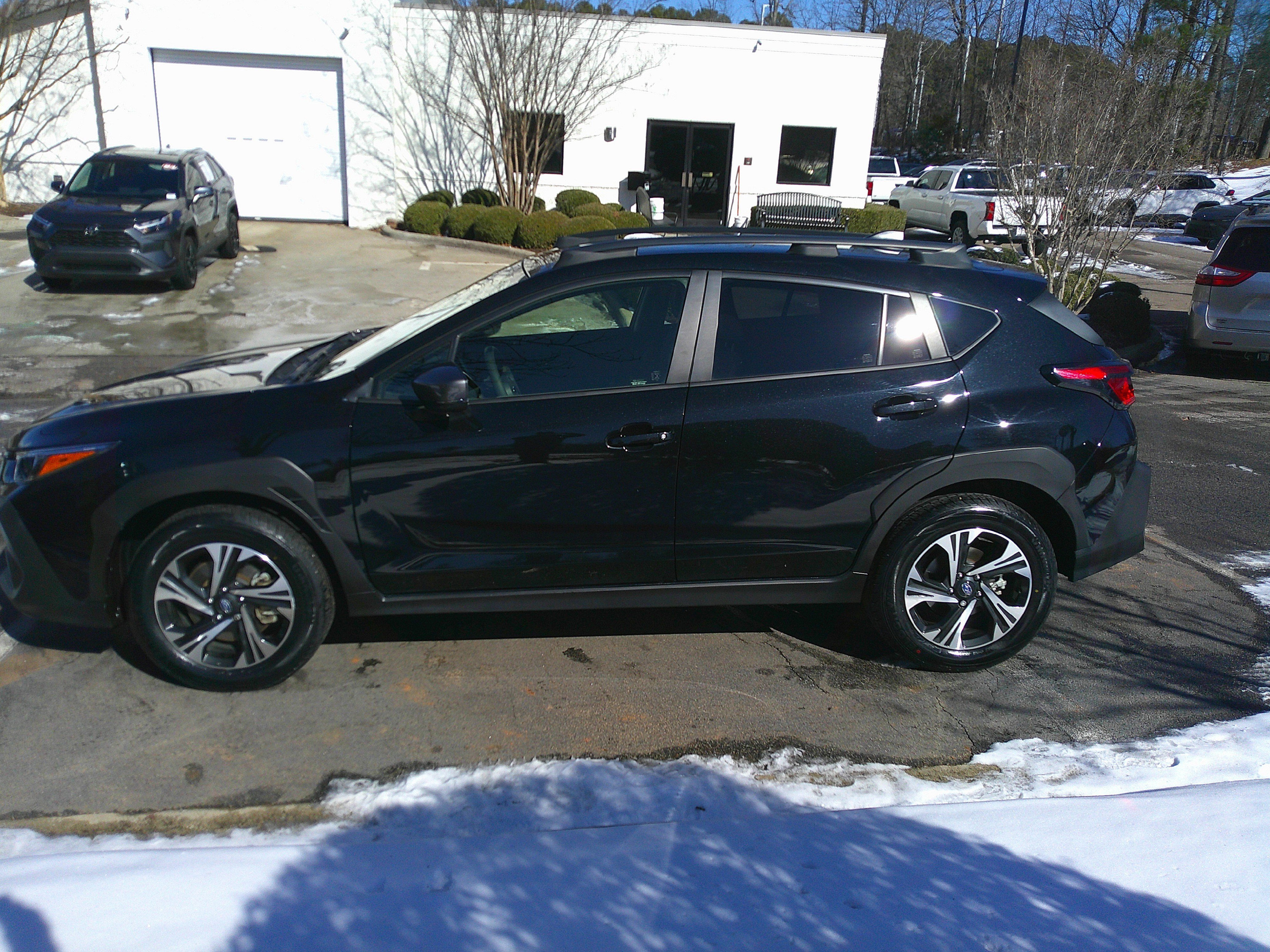 Used 2024 Subaru Crosstrek 2.0i Premium w/ Crosstrek Mirror Package image 8