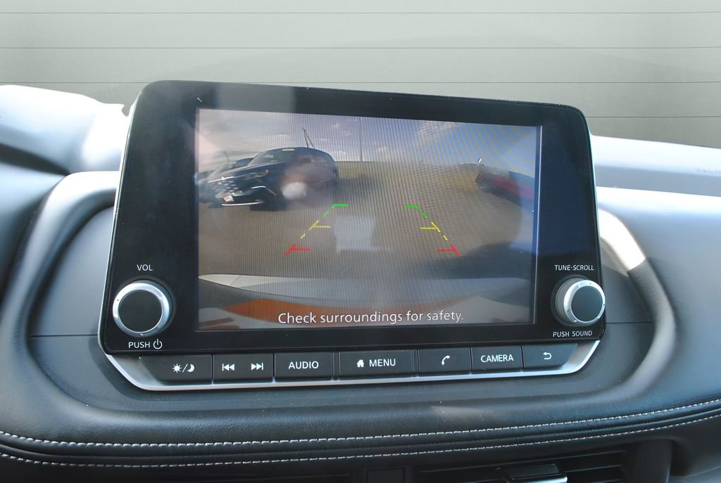 Used 2025 Nissan Rogue SV AWD/4WD image 11