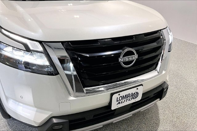 Used 2023 Nissan Pathfinder Platinum AWD/4WD image 40