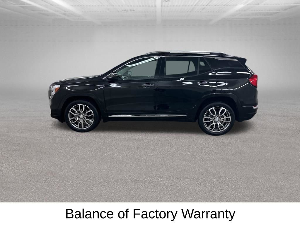 Used 2024 GMC Terrain Denali w/ Denali Premium Package image 8