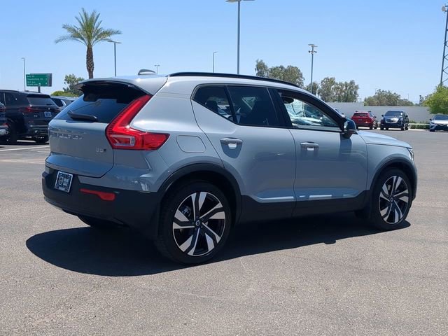 Certified 2025 Volvo XC40 B5 Plus w/ Climate Package image 7