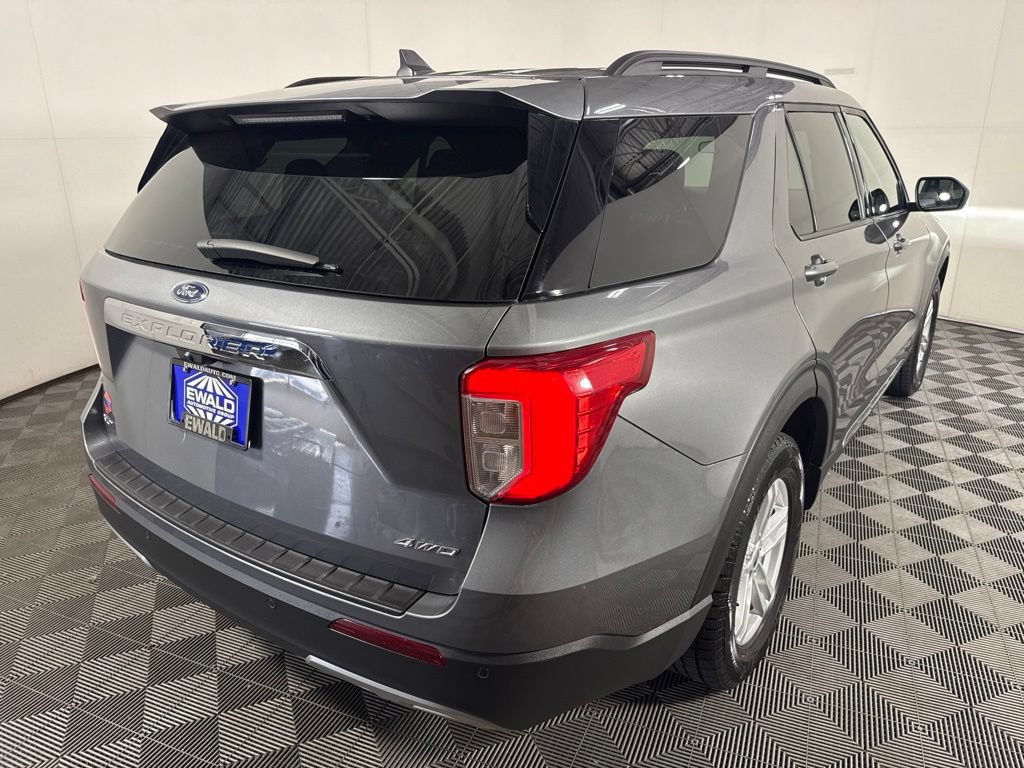 Used 2024 Ford Explorer XLT AWD/4WD image 10