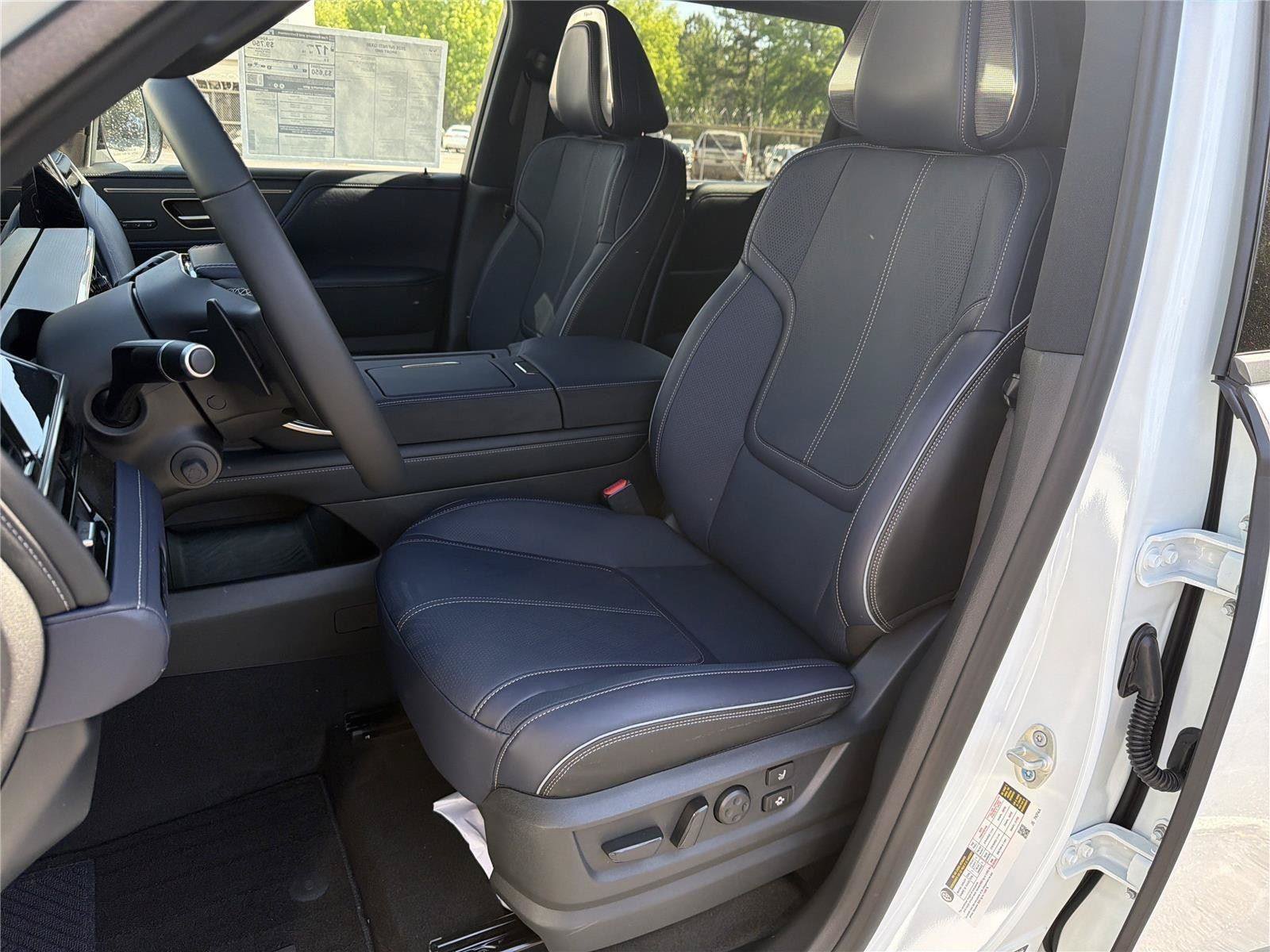 New 2026 INFINITI QX80 4WD w/ Sport Exterior Package image 21