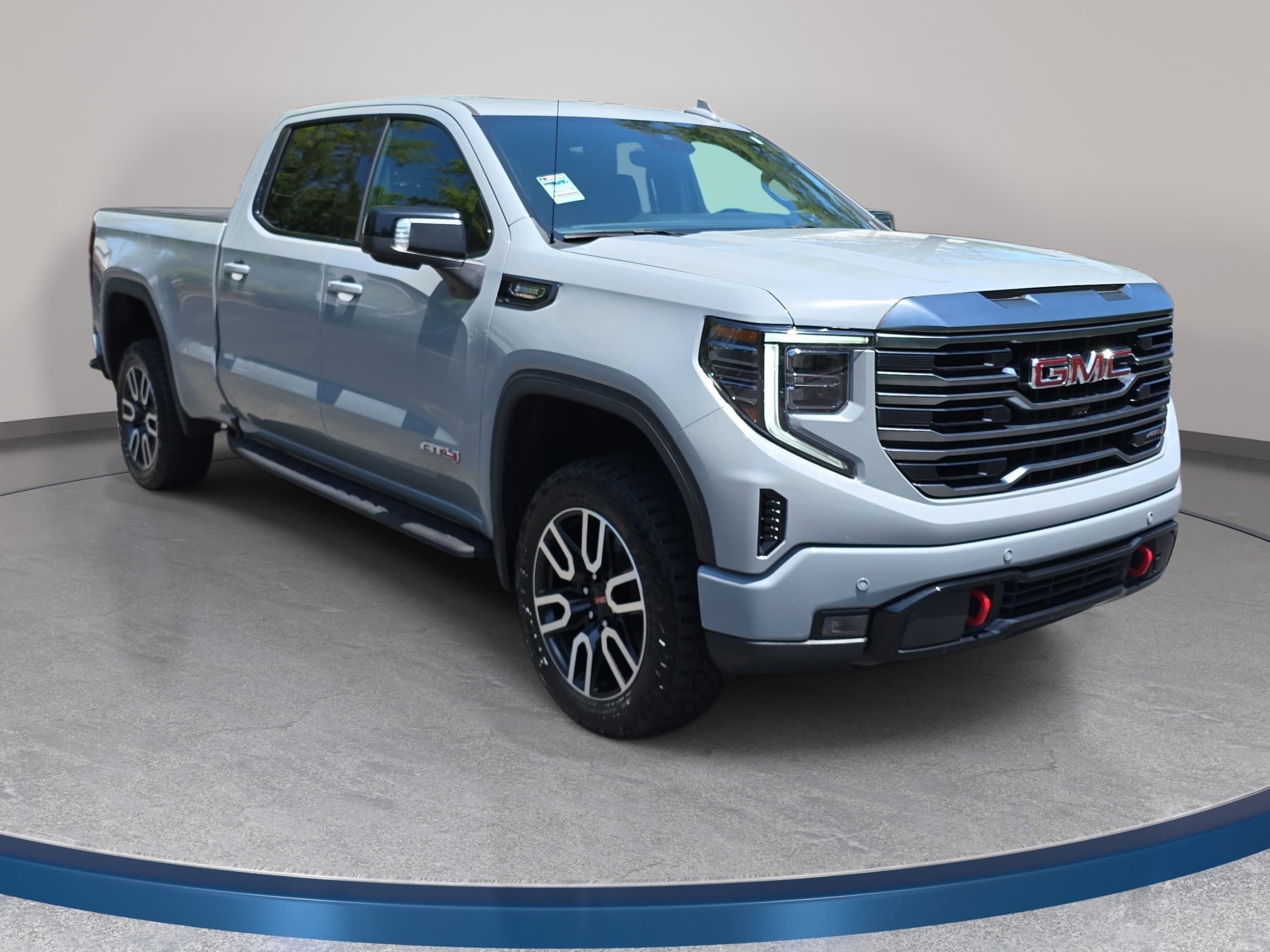 Used 2024 GMC Sierra 1500 AT4 w/ Technology Package AWD/4WD image 3