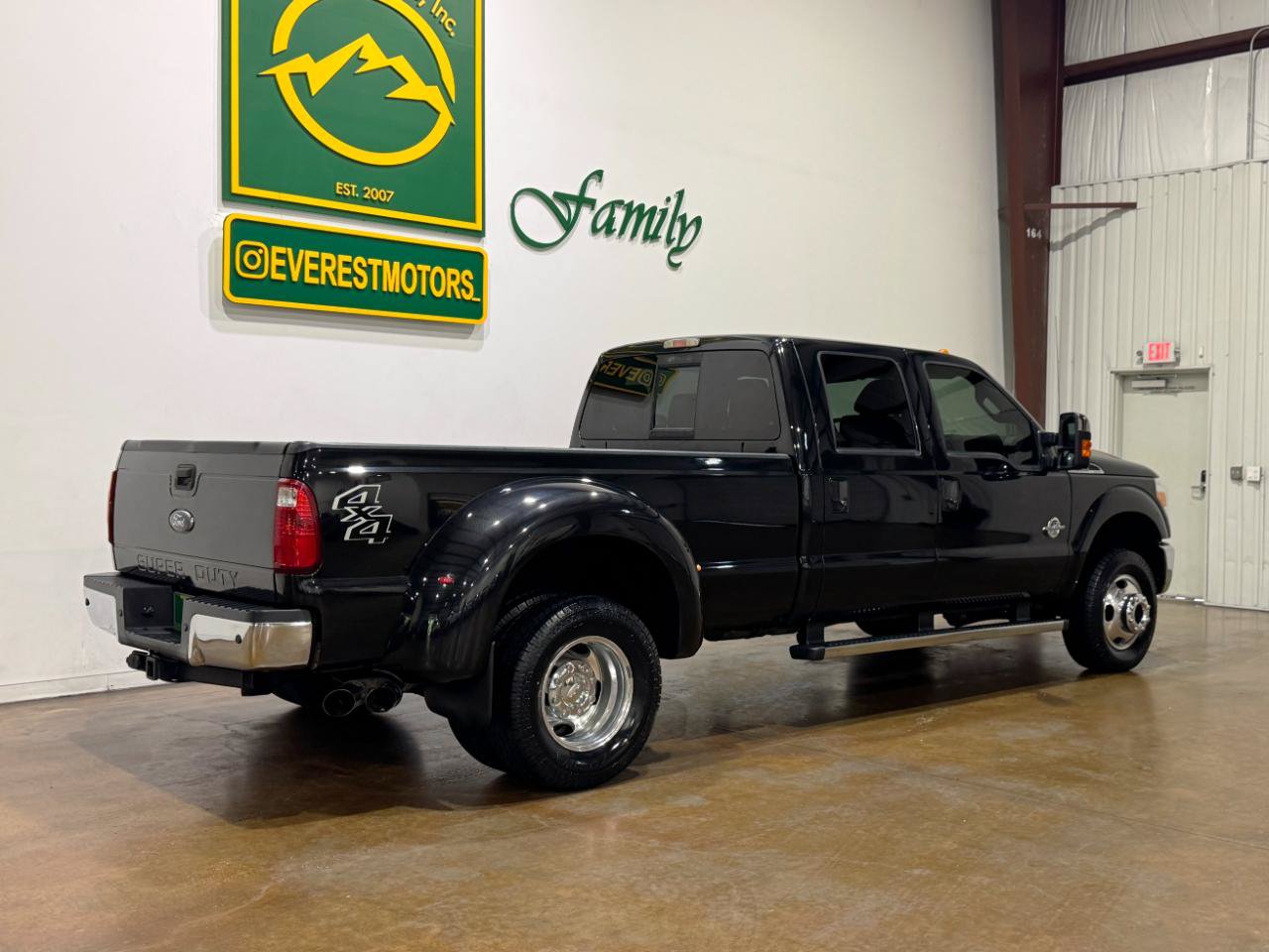 Used 2011 Ford F350 Lariat w/ Chrome Pkg AWD/4WD image 8