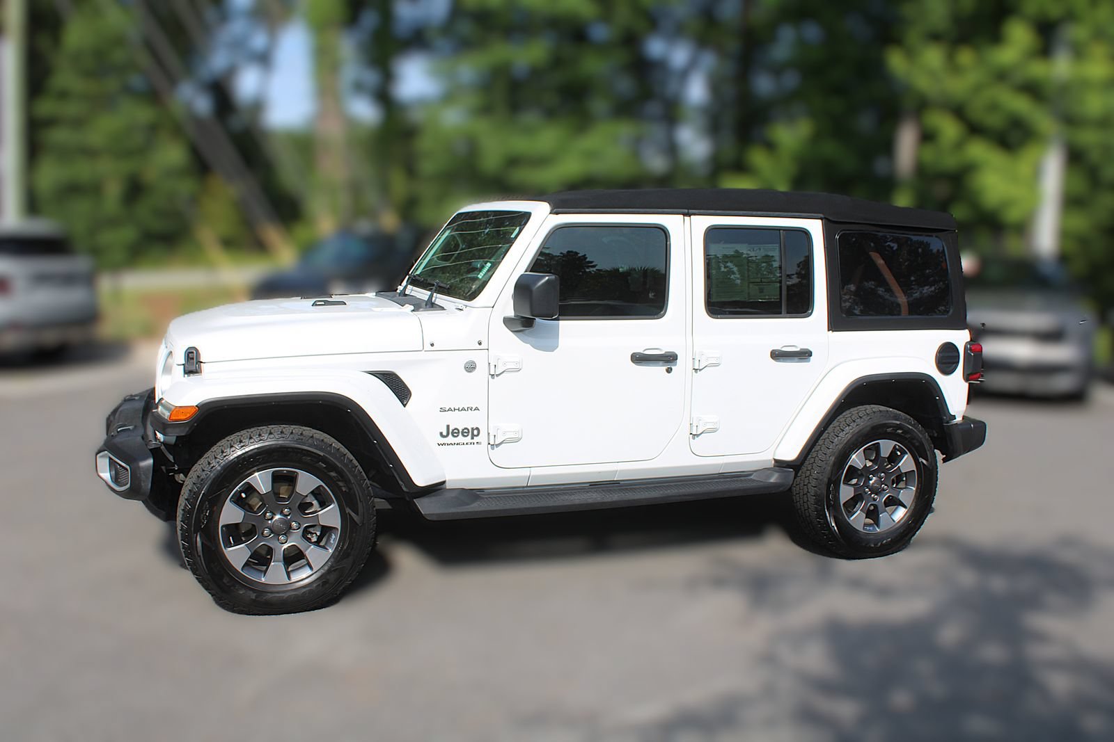 Used 2023 Jeep Wrangler Unlimited Sahara w/ LED Lighting Group AWD/4WD image 4