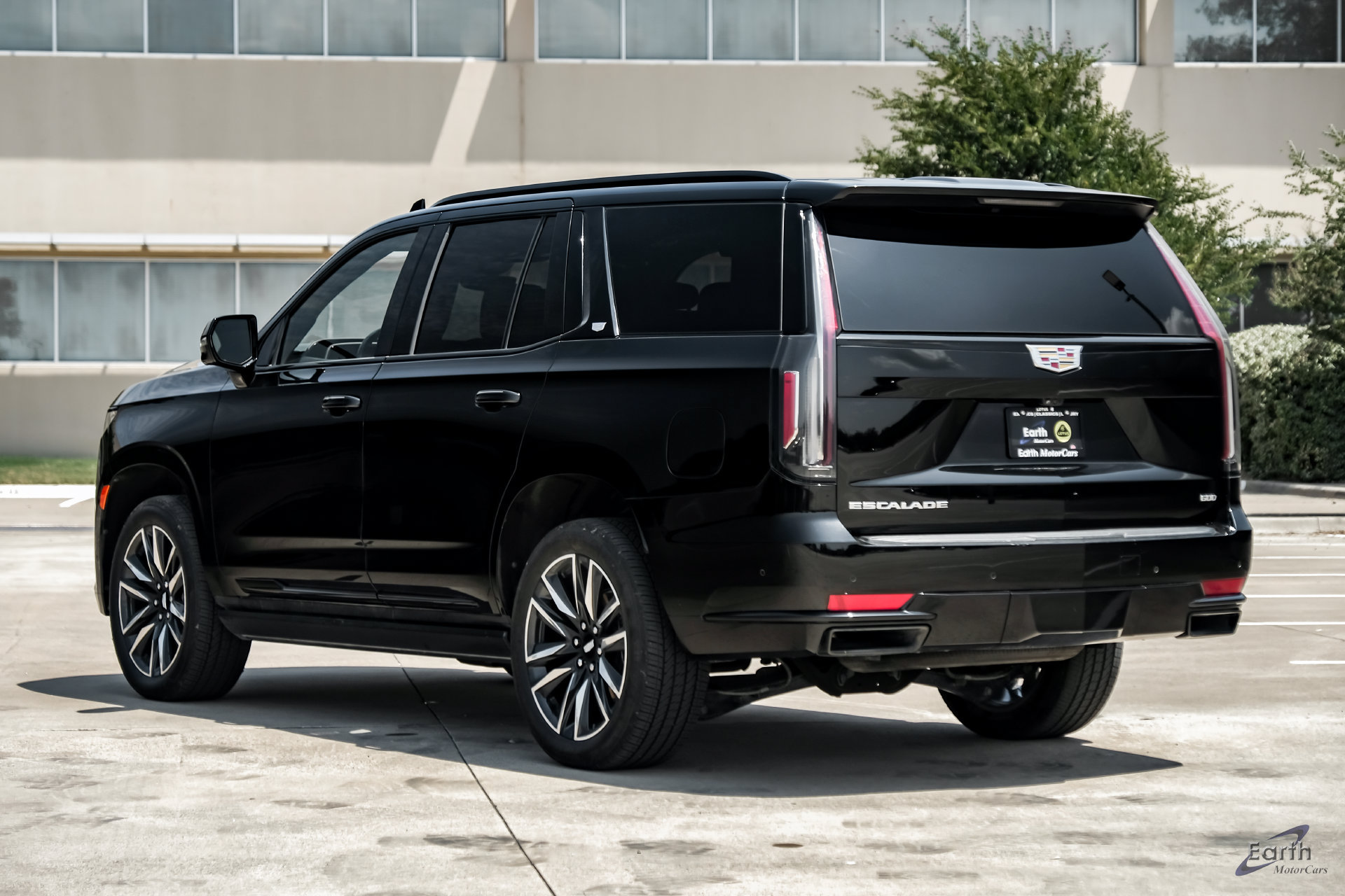Used 2023 Cadillac Escalade Sport Platinum AWD/4WD image 10