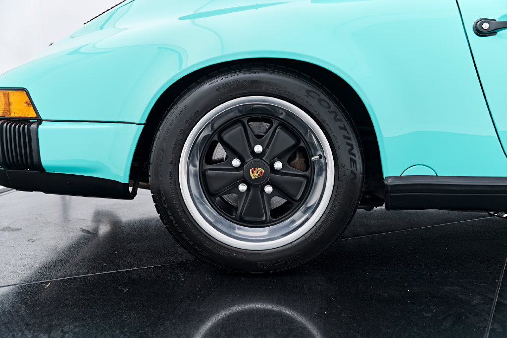 Used 1988 Porsche 911 Carrera RWD image 28