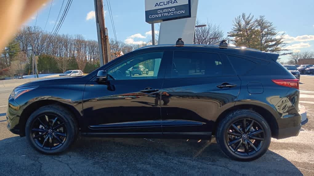 Used 2025 Acura RDX SH-AWD image 2
