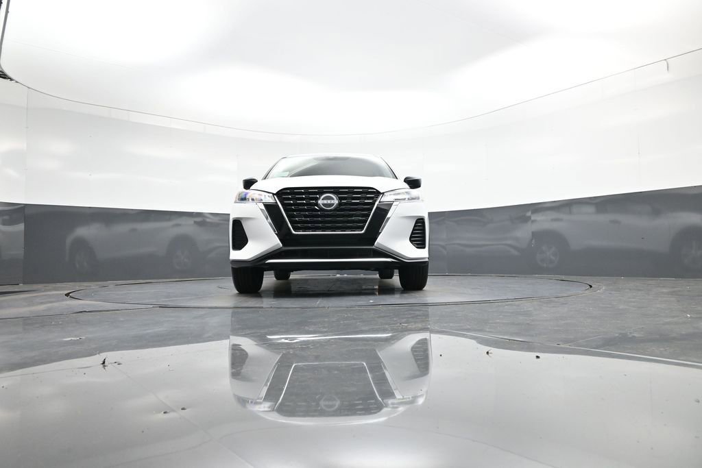 Certified 2025 Nissan Kicks Play S FWD image 38