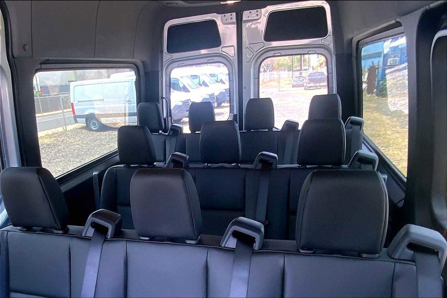 Used 2025 Mercedes-Benz Sprinter 2500 image 8